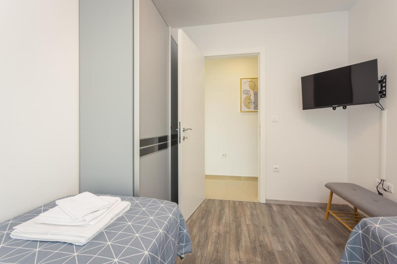 Luton Apartman Banjole Kültér fotó